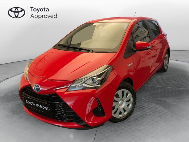 Toyota Yaris 1.5 Hybrid 5 porte Cool del 2016 usata a Curno