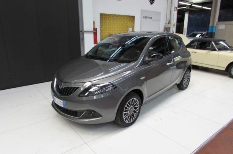 Lancia Ypsilon 1.0 FireFly 5 porte S&S Hybrid Gold Plus del 2023 usata a Rho