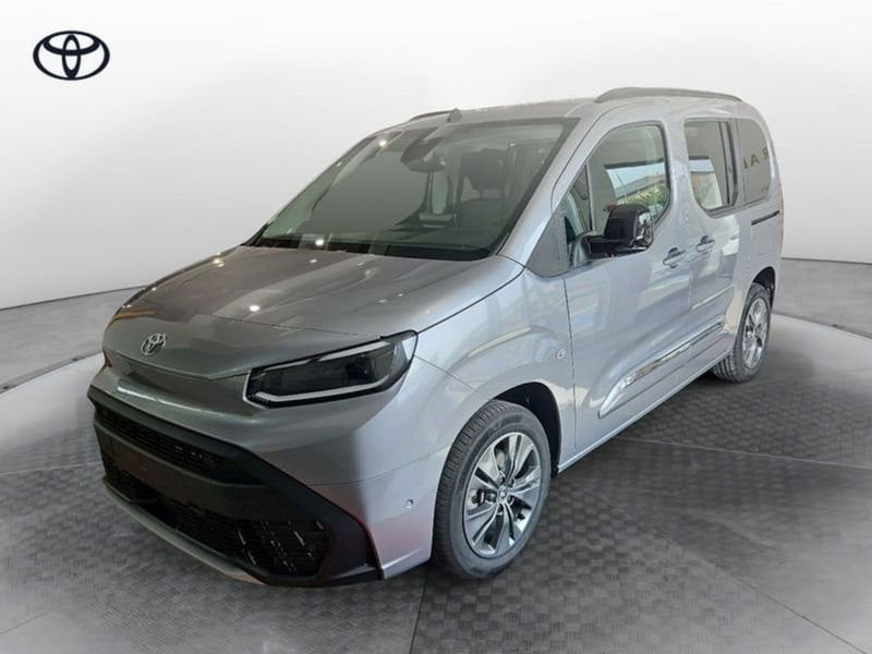Toyota Proace City Verso City Verso 1.5D 130 CV S&S Short Luxury nuova a Vicenza