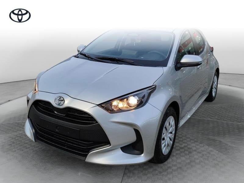 Toyota Yaris 1.5 Hybrid 5 porte Energy nuova a Perugia