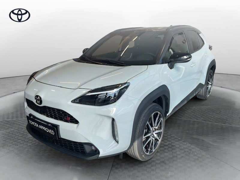 Toyota Yaris Cross GR Sport fwd 130cv e-cvt del 2024 usata a Cantu'
