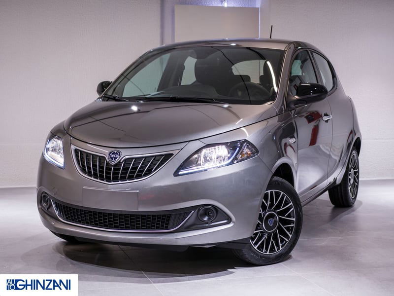 Lancia Ypsilon 1.0 FireFly 5 porte S&S Hybrid Gold Plus del 2024 usata a San Paolo d'Argon