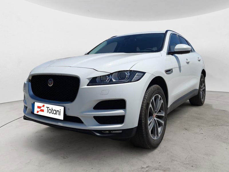 Jaguar F-Pace 2.0 D 180 CV AWD aut. Pure del 2017 usata a L'Aquila