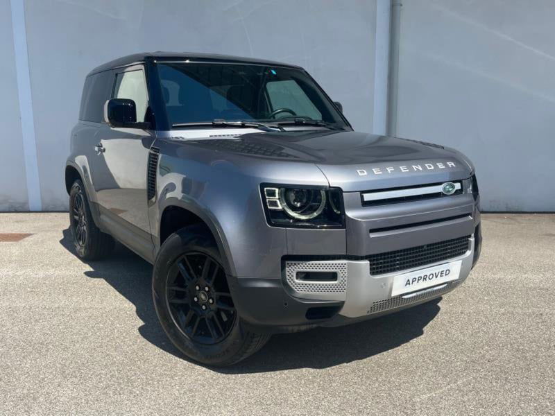 Land Rover Defender 90 3.0d i6 mhev SE awd 200cv auto del 2023 usata a Venezia