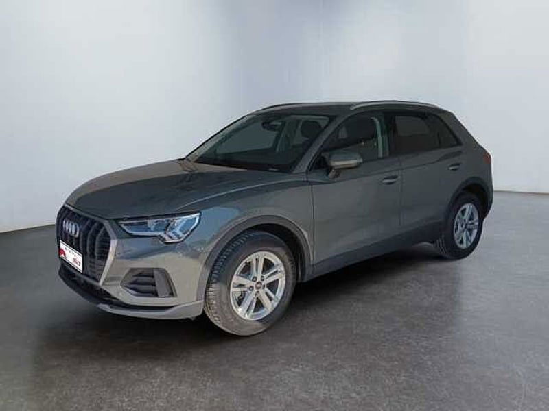 Audi Q3 35 TDI quattro S tronic Business nuova a Lucca