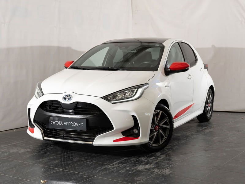 Toyota Yaris 1.5 Hybrid 5 porte Lounge del 2021 usata a San Severo