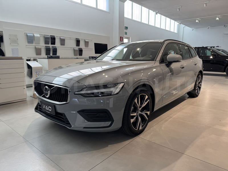 Volvo V60 B4 (d) automatico Core nuova a Forli'