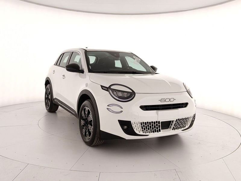 Fiat 600 1.2 hybrid Pop 145cv auto nuova a Caserta