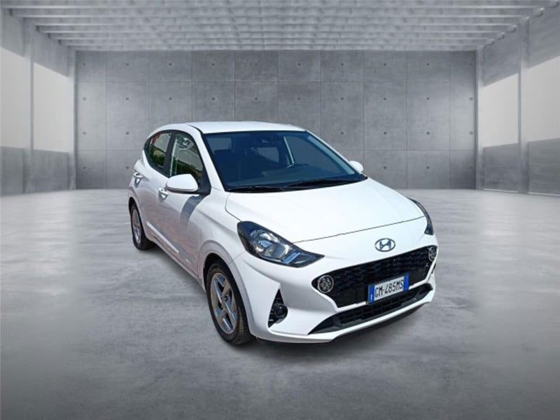 Hyundai i10 1.0 MPI Tech del 2023 usata a Bari