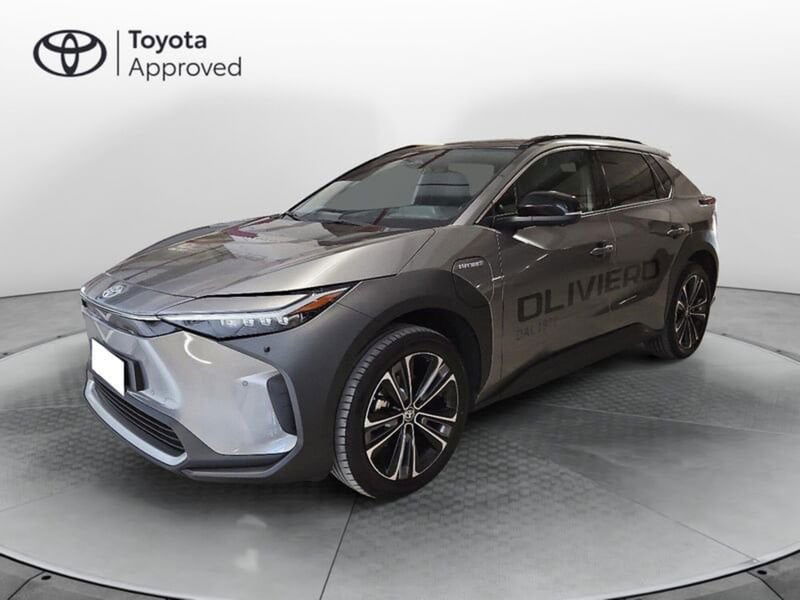 Toyota bZ4X ev Lounge awd-i 218cv del 2023 usata a Vicenza