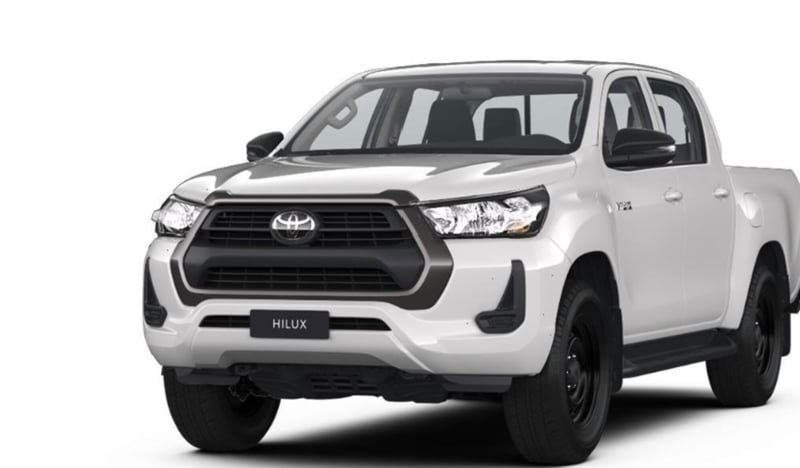 Toyota Hilux 2.D-4D 4WD porte Double Cab Comfort nuova a Milano