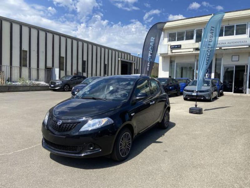 Lancia Ypsilon 1.0 FireFly 5 porte S&S Hybrid Ecochic Gold nuova a Borgo San Lorenzo