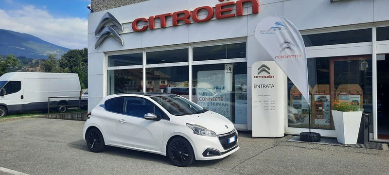 Peugeot 208 100 5 porte Allure del 2015 usata a Saint-Christophe