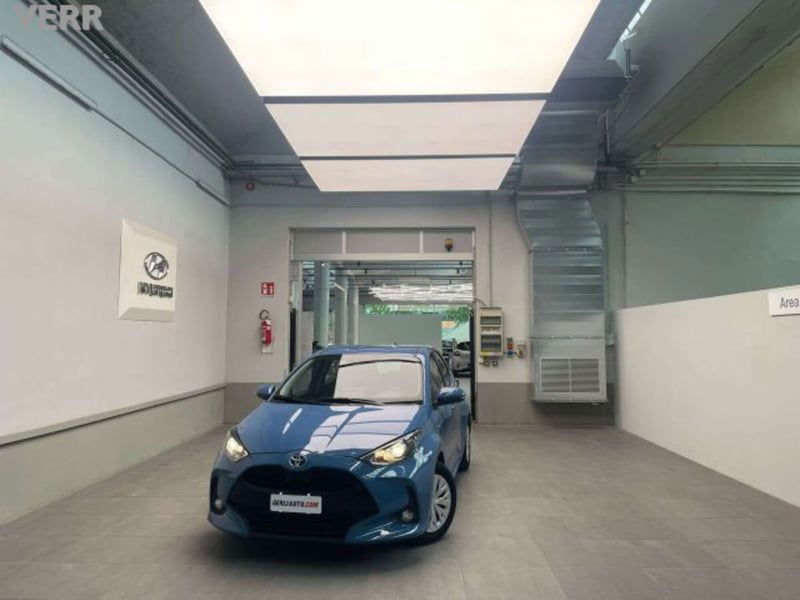 Toyota Yaris Cross 1.5h GR Sport Black Sky fwd 116cv e-cvt del 2021 usata a Milano