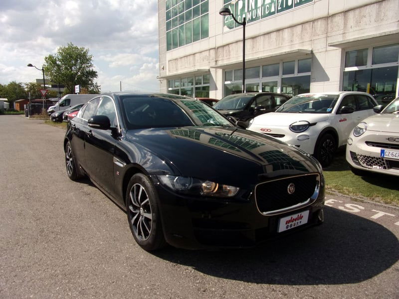 Jaguar XE 2.0 D Turbo aut. Prestige del 2017 usata a Reggio nell'Emilia