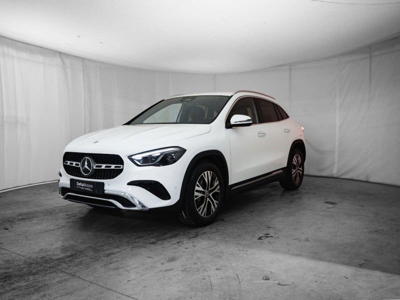 Mercedes-Benz GLA SUV 200 d Automatic Executive nuova a Montecosaro