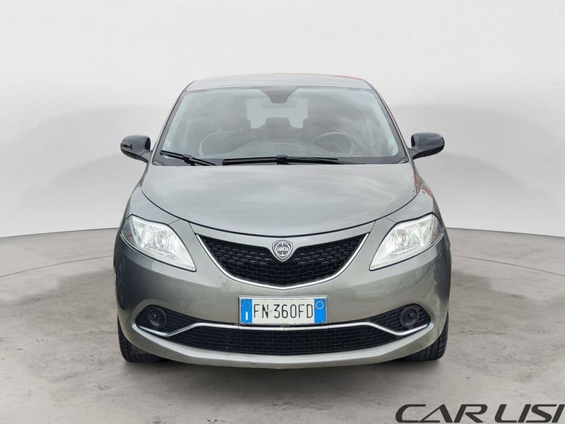 Lancia Ypsilon 1.2 69 CV 5 porte Silver del 2017 usata a Foggia