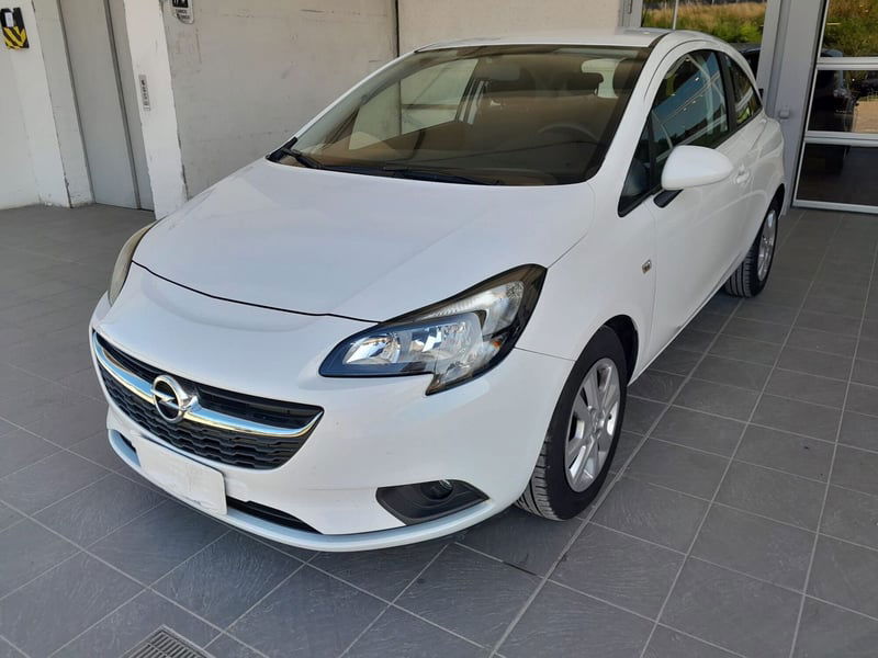 Opel Corsa Coupé 1.2 Advance del 2017 usata a Asti