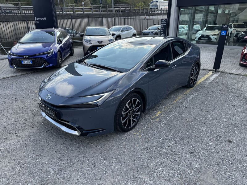 Toyota Prius 2.0 phev Lounge nuova a Como