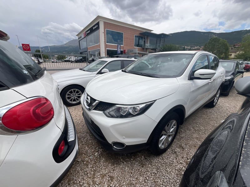 Nissan Qashqai 1.6 dCi 4WD Acenta del 2015 usata a L'Aquila