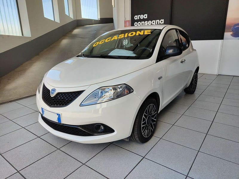Lancia Ypsilon 1.0 FireFly 5 porte S&S Hybrid Ecochic Gold del 2020 usata a Cirie'