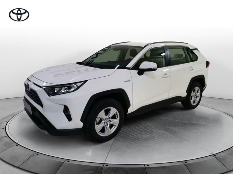 Toyota Rav4 vvt-ie h Active awd-i 222cv e-cvt del 2021 usata a Montecorvino Pugliano
