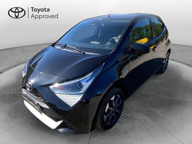 Toyota Aygo Connect 1.0 VVT-i 72 CV 5 porte x-play MMT del 2021 usata a Foligno