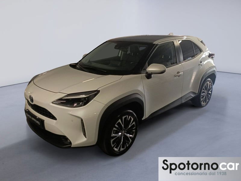 Toyota Yaris Cross 1.5 Hybrid 5p. E-CVT AWD-i Lounge del 2021 usata a Milano