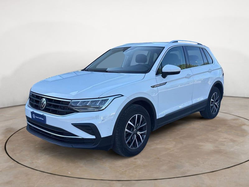 Volkswagen Tiguan 2.0 TDI 150 CV SCR DSG 4MOTION Life del 2021 usata a Terni