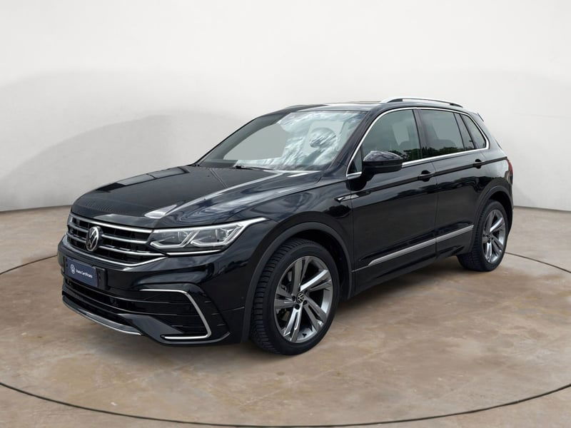 Volkswagen Tiguan 2.0 TDI 150 CV SCR DSG 4MOTION R-Line del 2021 usata a Terni