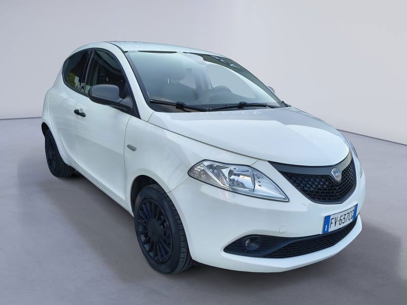 Lancia Ypsilon 1.2 69 CV 5 porte Elefantino Blu del 2019 usata a Monselice