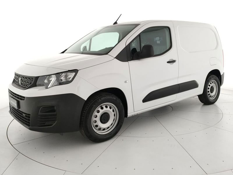 Peugeot e-Partner Furgone motore elettrico 136 CV PL Furgone Premium nuova a San Marco Evangelista