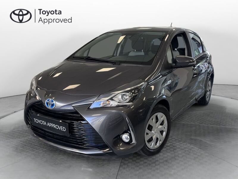 Toyota Yaris 1.5 Hybrid 5 porte Cool del 2018 usata a Prato