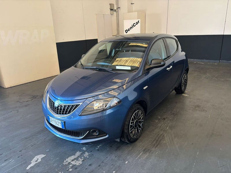 Lancia Ypsilon 1.0 FireFly 5 porte S&S Hybrid Gold Plus del 2024 usata a Milano