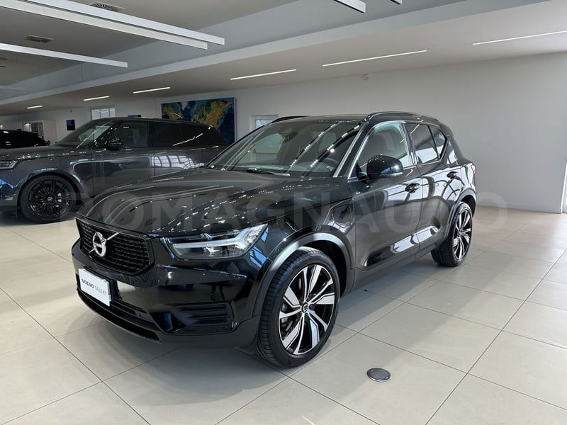 Volvo XC40 T4 Recharge Plug-in Hybrid R-design del 2021 usata a Forli'