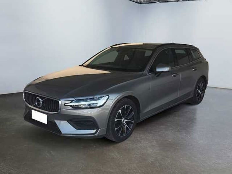Volvo V60 B4 (d) Geartronic Momentum Business Pro del 2021 usata a Lucca