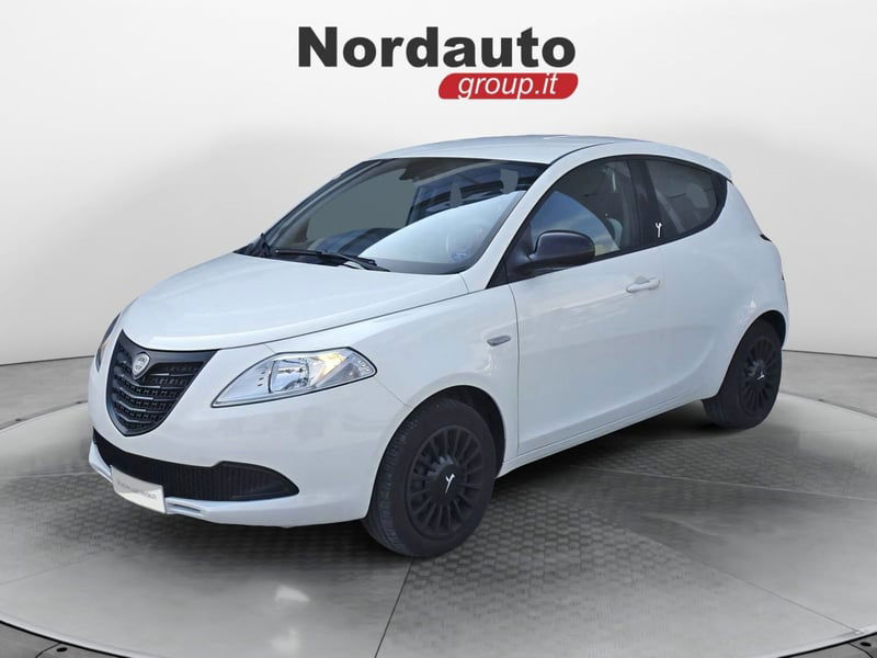 Lancia Ypsilon 1.2 69 CV 5 porte Elefantino del 2015 usata a Montebelluna