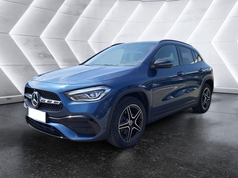 Mercedes-Benz GLA SUV 250 e Plug-in hybrid Automatic Premium del 2022 usata a Salerno