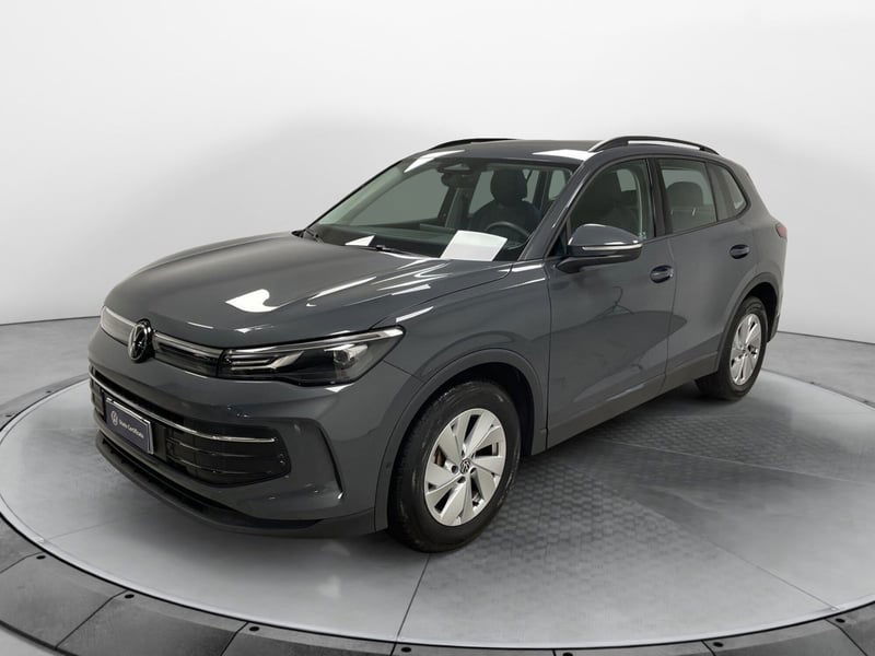 Volkswagen Tiguan 2.0 tdi Life 150cv dsg del 2024 usata a Carnago