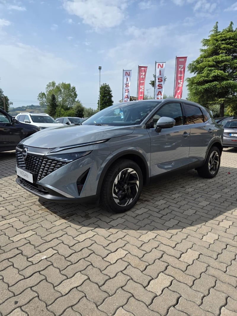 Nissan Qashqai 1.3 mhev N-Connecta 2wd 140cv nuova a Montecosaro