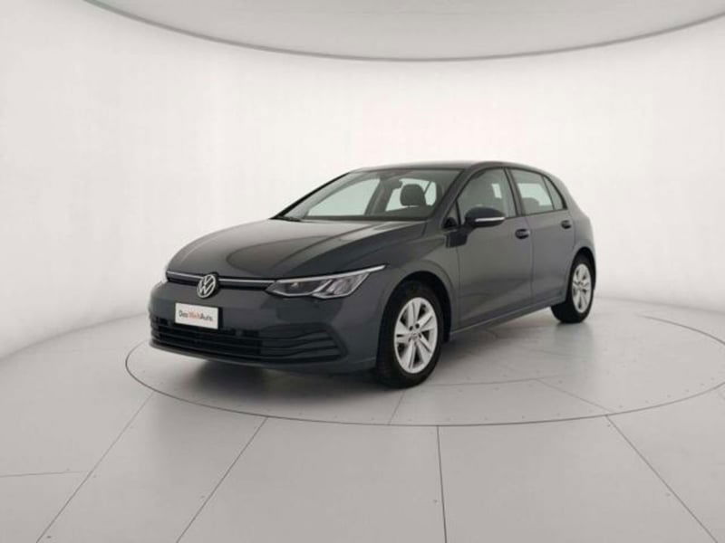 Volkswagen Golf Variant 1.0 eTSI EVO DSG Life del 2020 usata a Matera