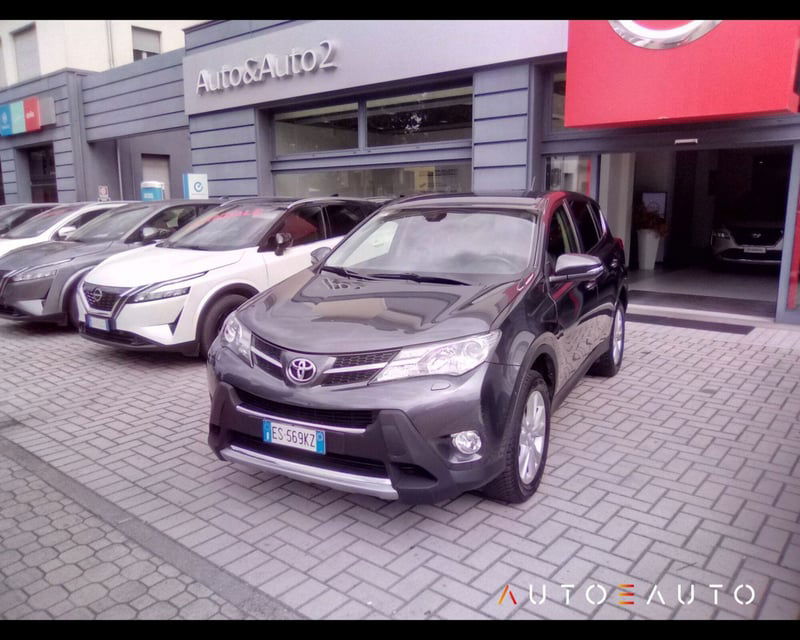 Toyota Rav4 D-4D 4WD Lounge del 2013 usata a Parma
