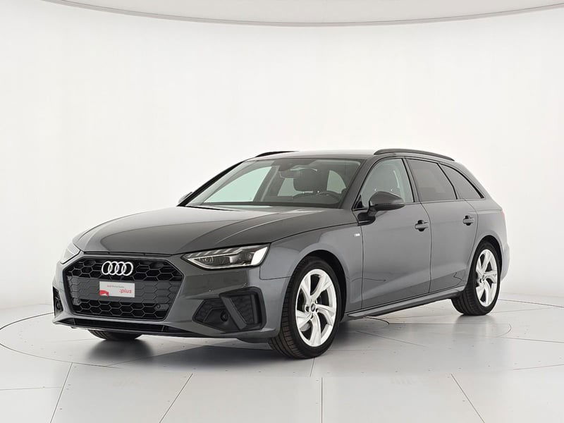 Audi A4 Avant 35 2.0 tdi mhev S Line edition 163cv s-tronic del 2024 usata a Asti