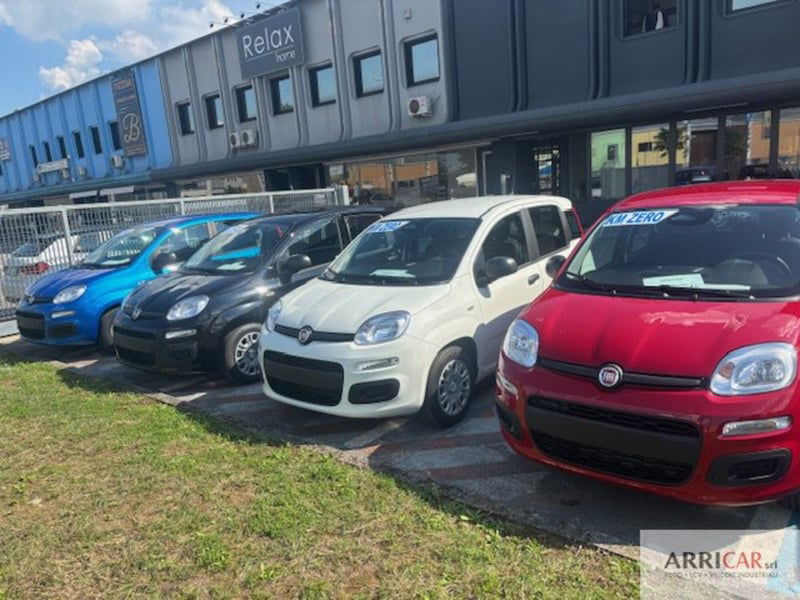 Fiat Panda 1.0 firefly hybrid Icon s&s 70cv nuova a Verdellino