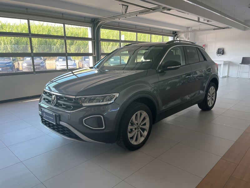 Volkswagen T-Roc 2.0 tdi Edition 115cv nuova a Salerno