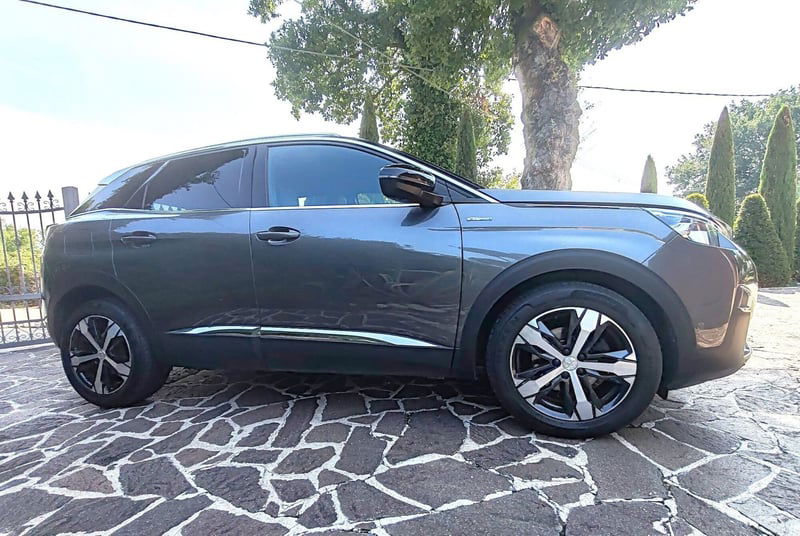 Peugeot 3008 BlueHDi 130 S&S EAT8 GT Line del 2018 usata a Paolisi