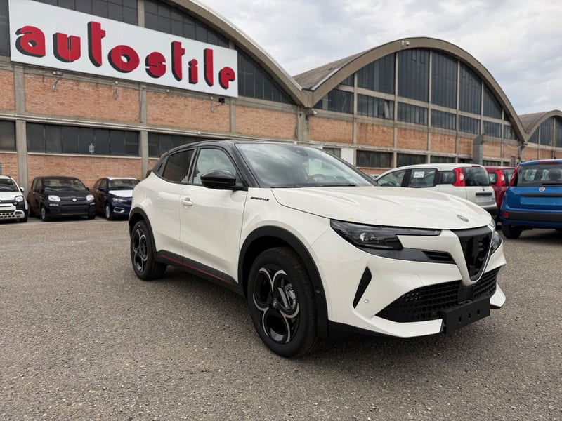 Alfa Romeo Junior 1.2 ibrida Speciale 145cv edct6 nuova a Reggio nell'Emilia
