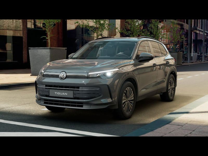 Volkswagen Tiguan 1.5 tsi ehybrid Life 204cv dsg nuova a Livorno