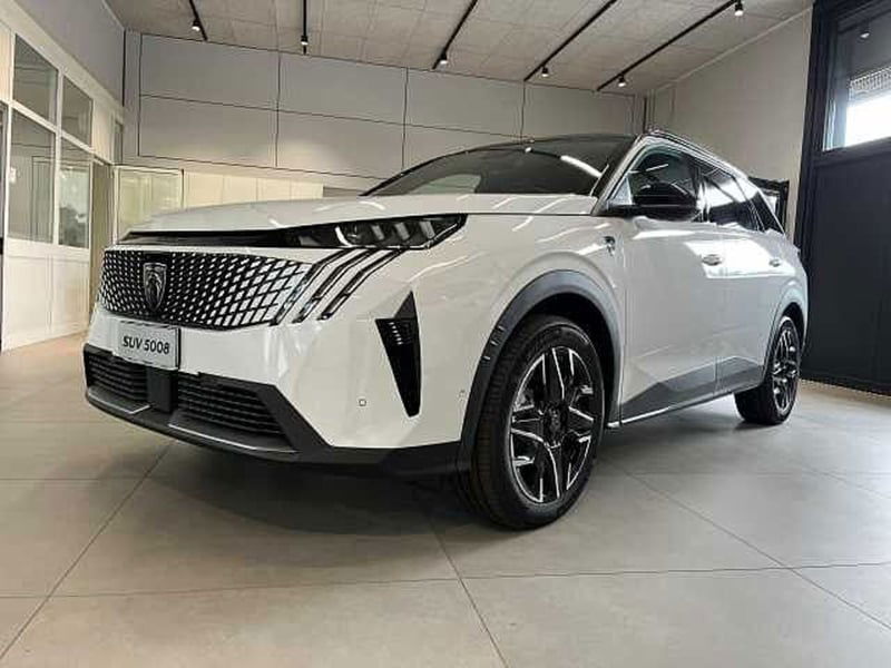 Peugeot 5008 1.2 hybrid 48V GT 136cv e-dcs 6 nuova a Venezia
