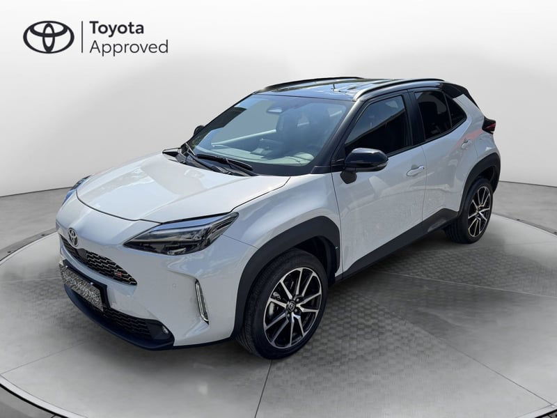 Toyota Yaris Cross 1.5 Hybrid 5p. E-CVT GR SPORT del 2023 usata a Como